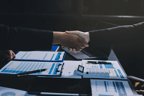 Navicon и «Бизнес Технологии» заключили партнерское соглашение по Global ERP 
