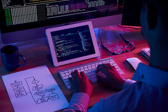 Навайбкодить или внедрить? ИИ в low-code и корпоративном ПО